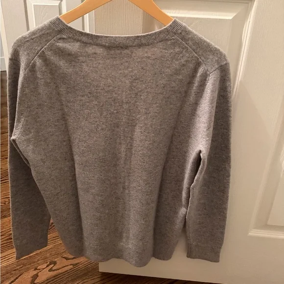Vince Weekend V-Neck Cashmere Sweater